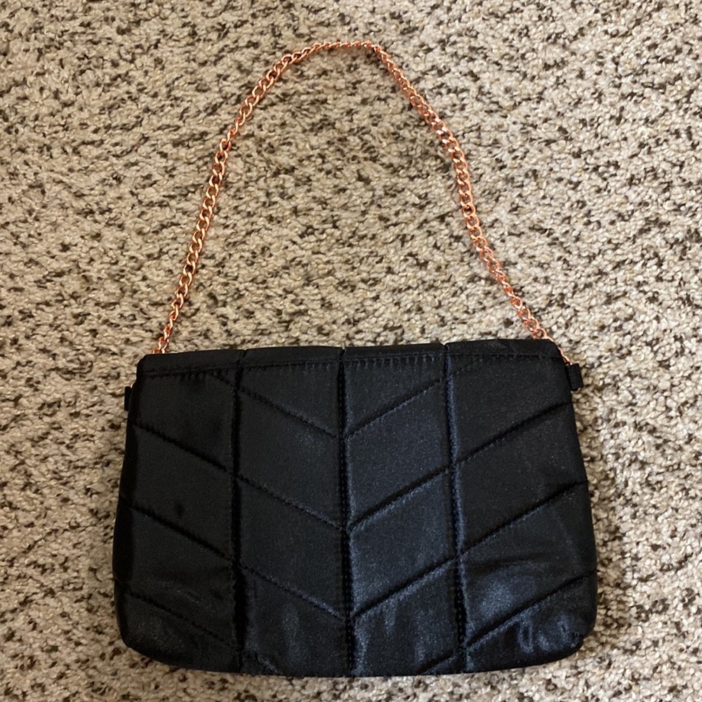 NWOT black satin quilted clutch w/ magnetic closure & rose gold chain - Picture 5 of 5